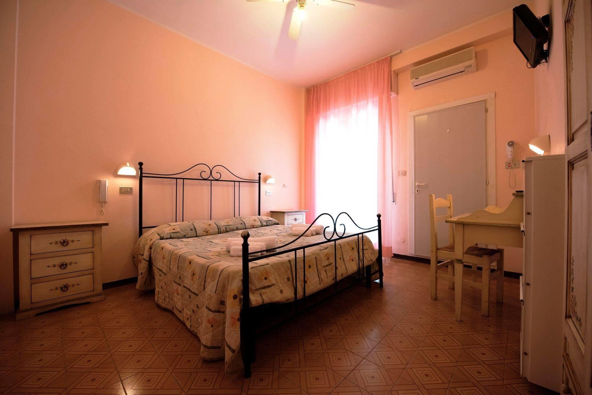 Hotel Settebello B&B Cesenatico Εξωτερικό φωτογραφία